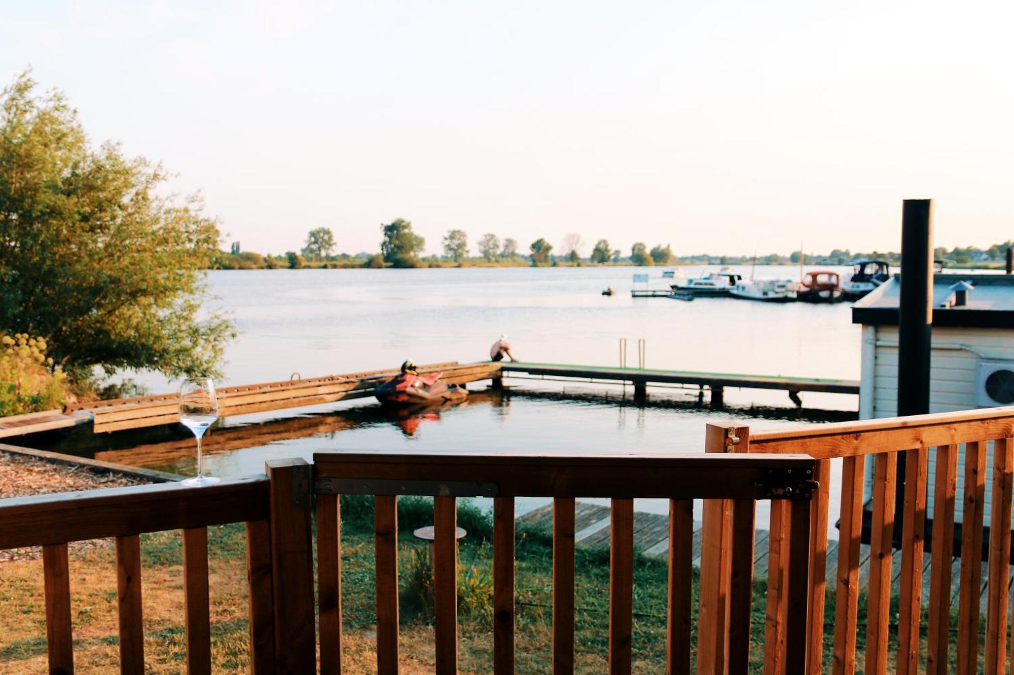 Luxury Lake Lodge Alphen  Eksteriør billede