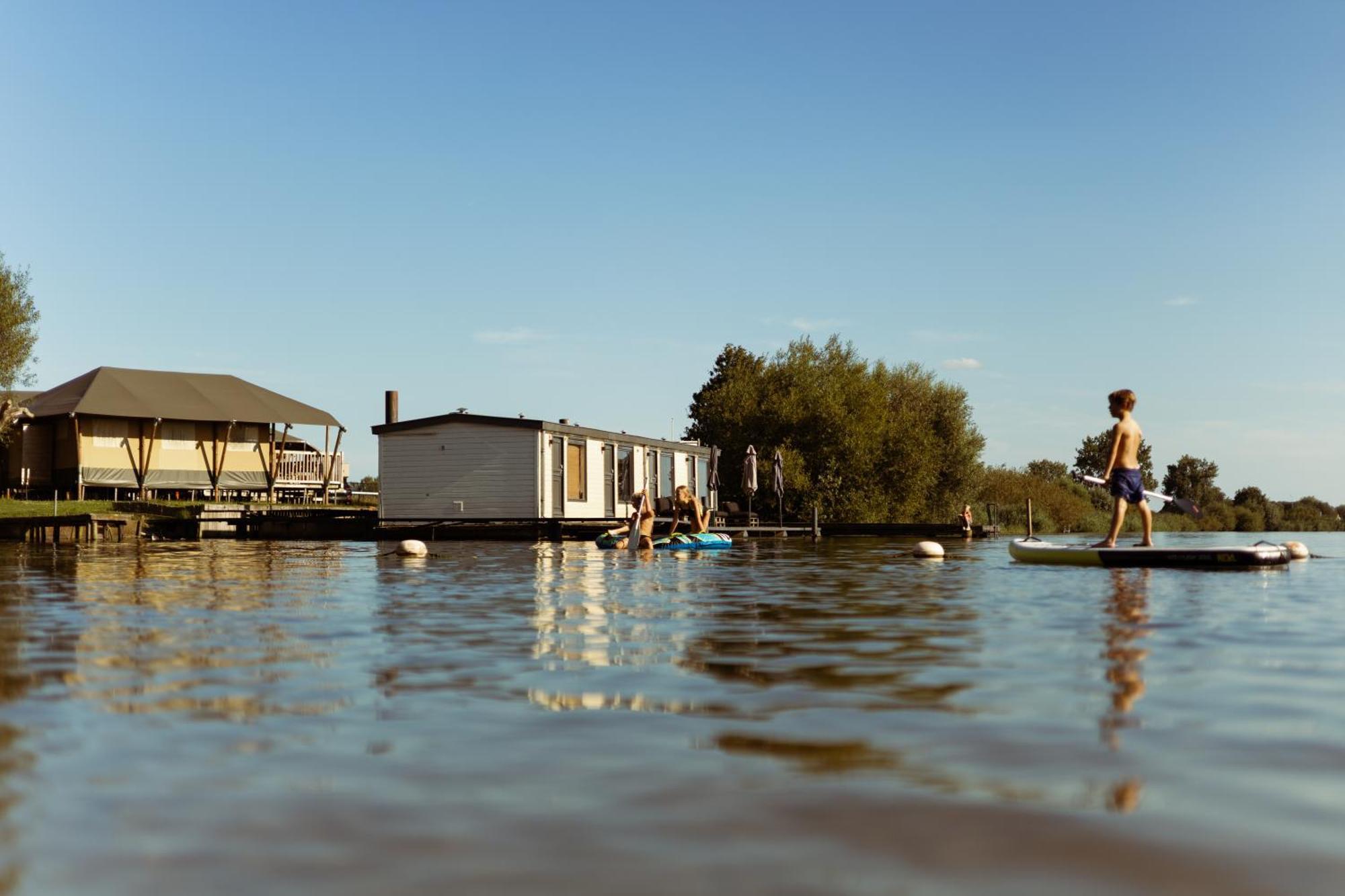 Luxury Lake Lodge Alphen  Eksteriør billede
